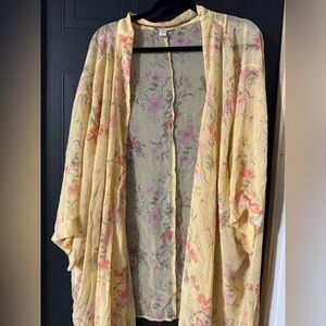 American Eagle Outfitters Floral Kimono in Yellow and Pink